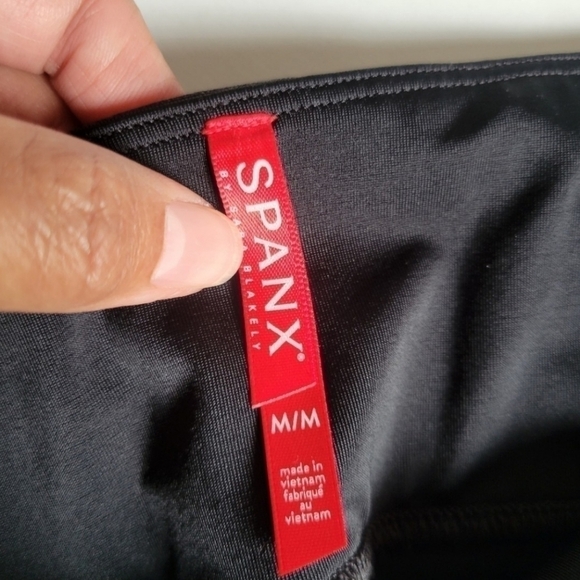 Spanx quilted faux leather leggings size medium. - Picture 5 of 9
